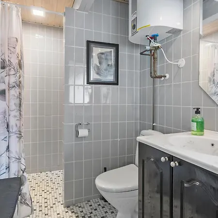 Ferienhaus 2 Bedroom Amazing In Vaeggerlose *